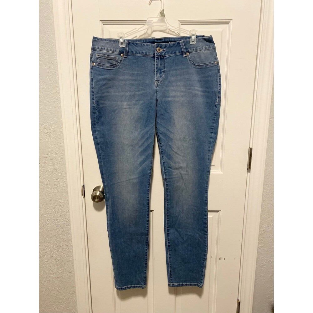 Maurices Light Denim Jean Jeggings Womens Size XL Regular